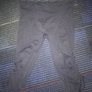 Lululemon In The Flow Cropped Tights Sz 6